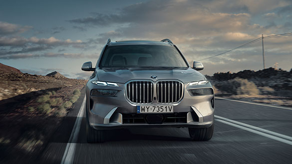 BMW X7.