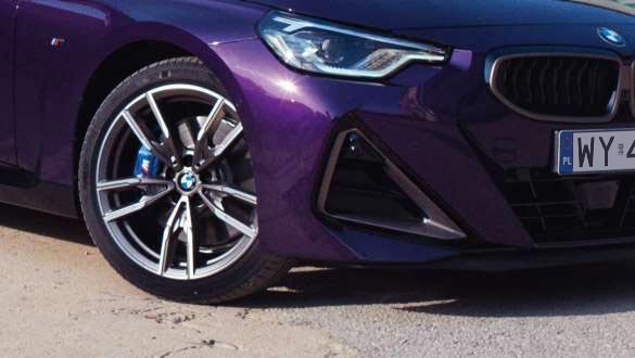 Sportowy mechanizm różnicowy M zapewniający idealną trakcję.